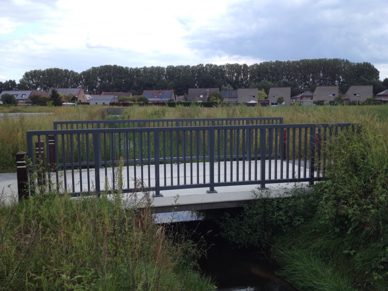 Bocholt Omicronbrug lang 6.00 m breed 3.00/3.53 m met leuning 6/12